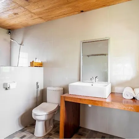 Peraja Bungalows Loyok Sangyang Exterior photo