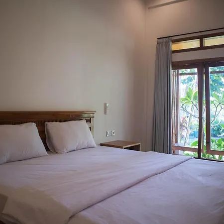 Peraja Bungalows Loyok Sangyang Exterior photo