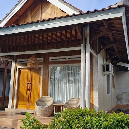 Peraja Bungalows Loyok Sangyang Exterior photo